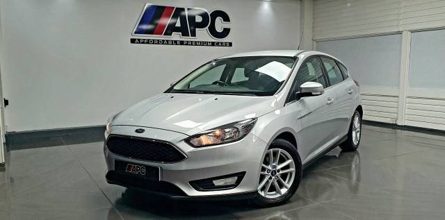 Ford Focus 1.0T EcoBoost Zetec Euro 6 (s/s) 5dr Hatchback Petrol Silver