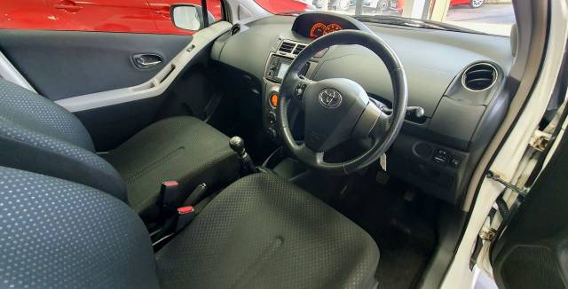 2011 Toyota Yaris 1.33 Dual VVT-i T Spirit Euro 5 (s/s) 5dr